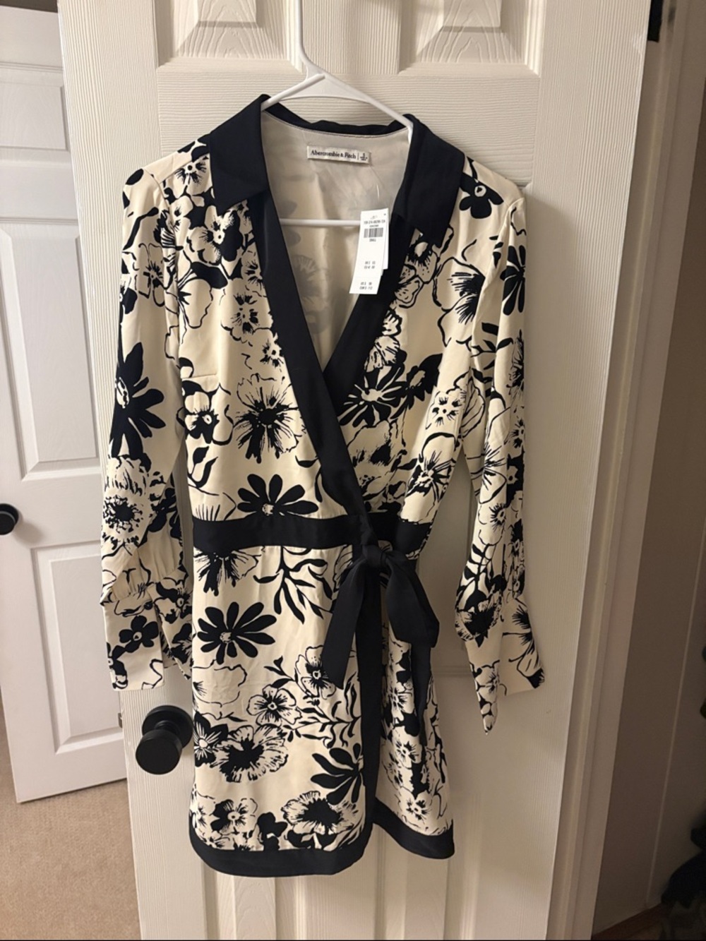 Abercrombie & Fitch Black and Cream Floral Wrap Top